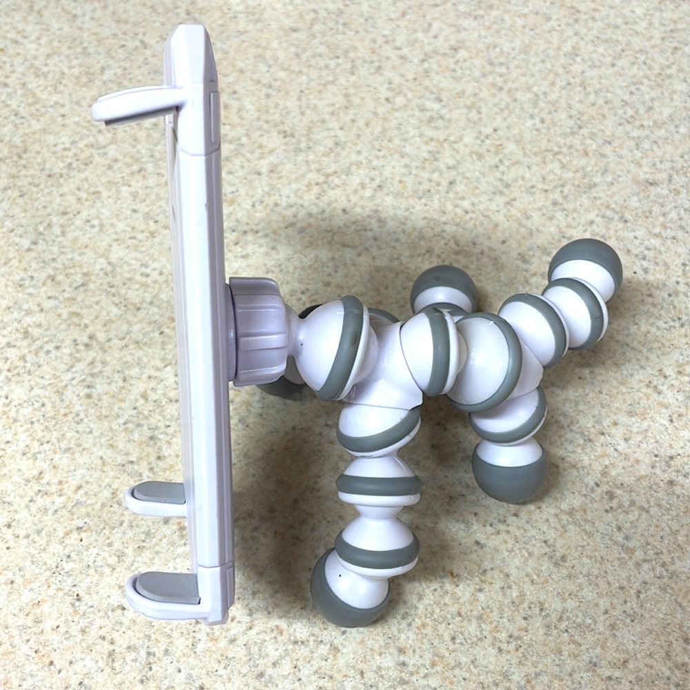 Cell phone holder table top